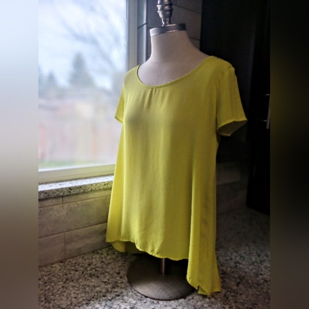 👚Decree bright yellow blouse medium